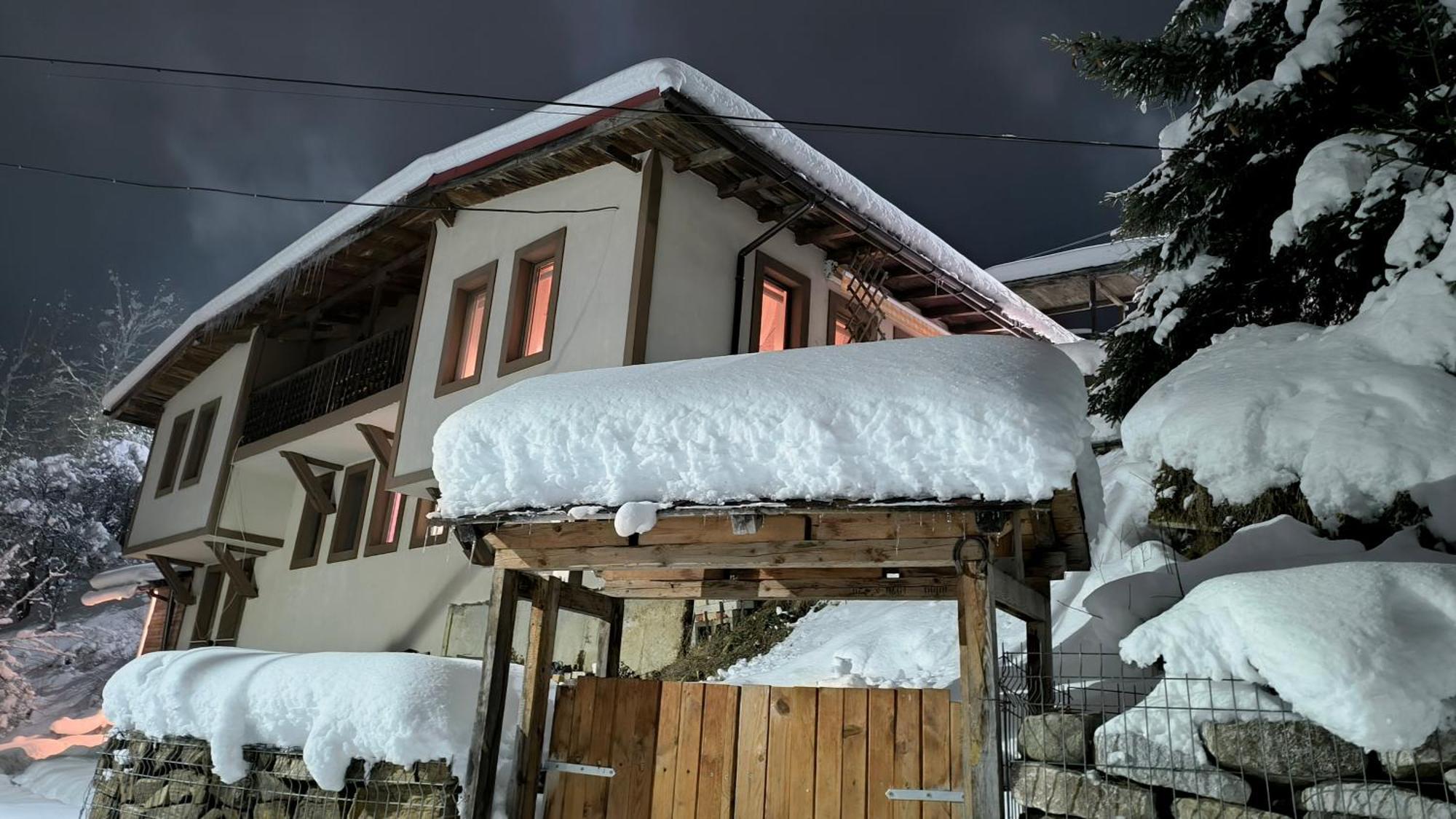 Chepelare Holiday Guest House ภายนอก รูปภาพ